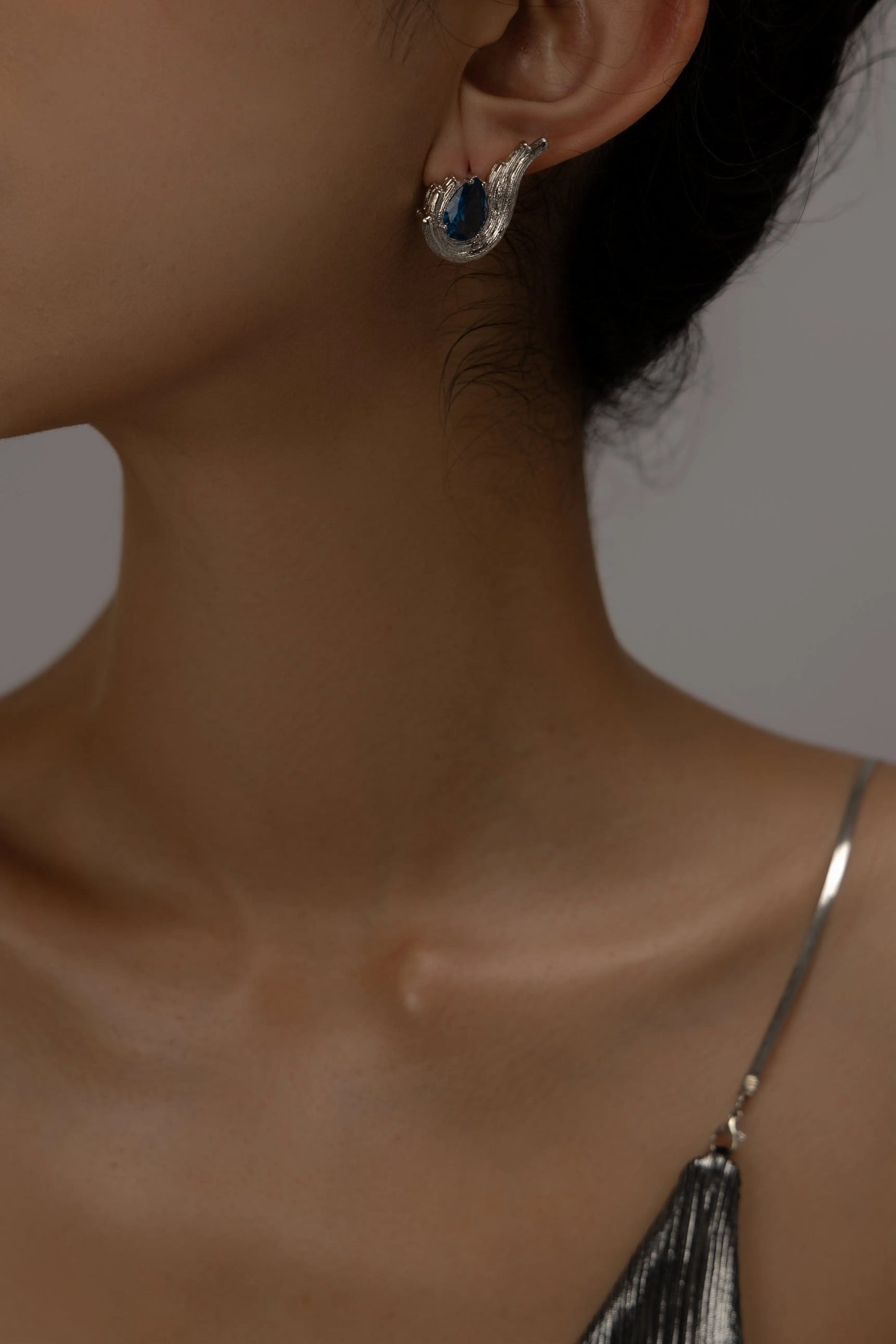 FunGirl Jewelry "A Drop Of Ocean" Pear Cut Sapphire Ear Studs Fungirljewelry